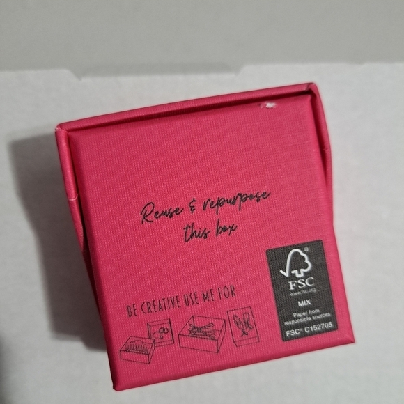 House of Harlow 1960 Glass Stone Stud Earrings - Picture 7 of 9